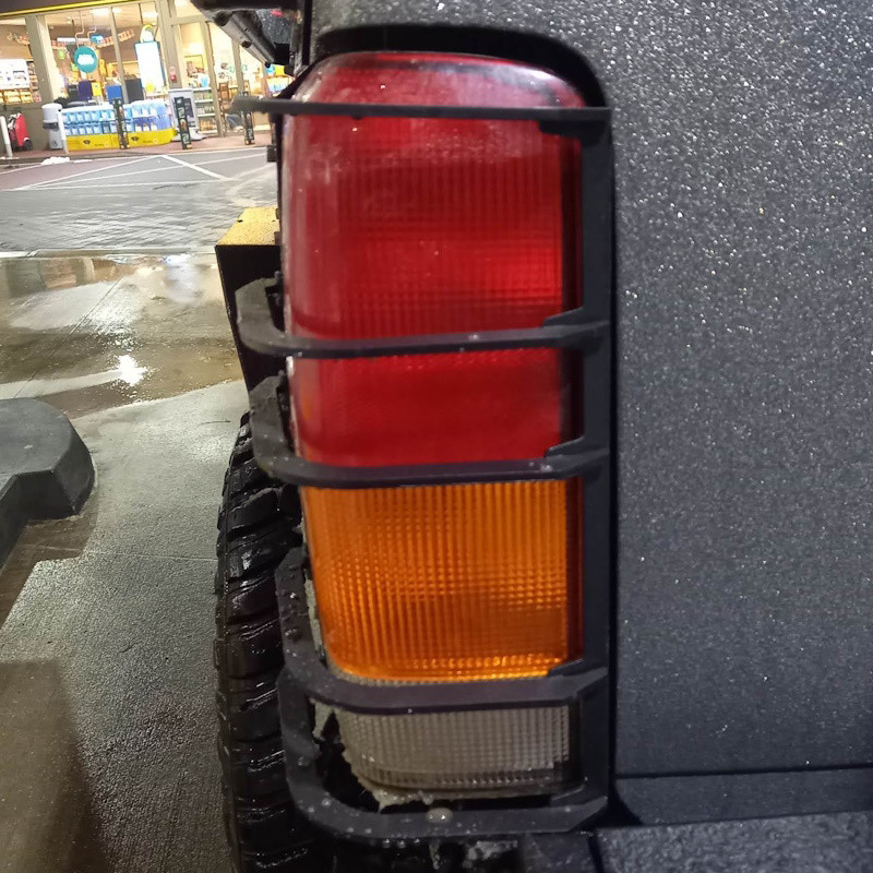 Rücklicht Schutzgitter Jeep Cherokee XJ (97-01)